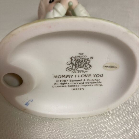 Vtg PRECIOUS MOMENTS Mommy I Love You 1987 Boy Flower Porcelain Figurine Collect - Picture 7 of 11